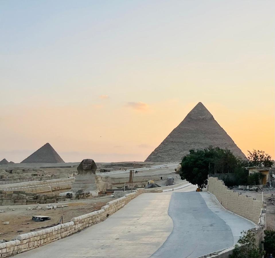 The Gate Hotel Front Pyramids & Sphinx View Kafrat al Jabal Bagian luar foto