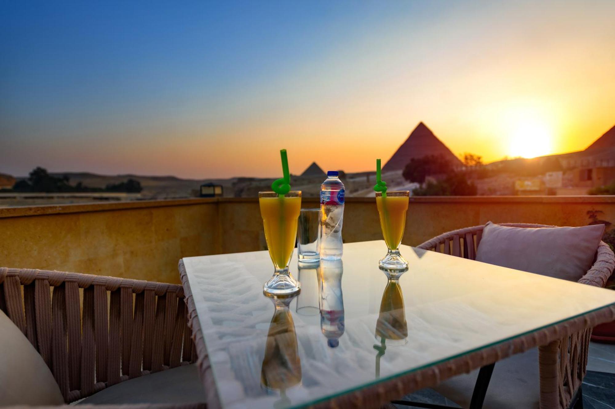The Gate Hotel Front Pyramids & Sphinx View Kafrat al Jabal Bagian luar foto