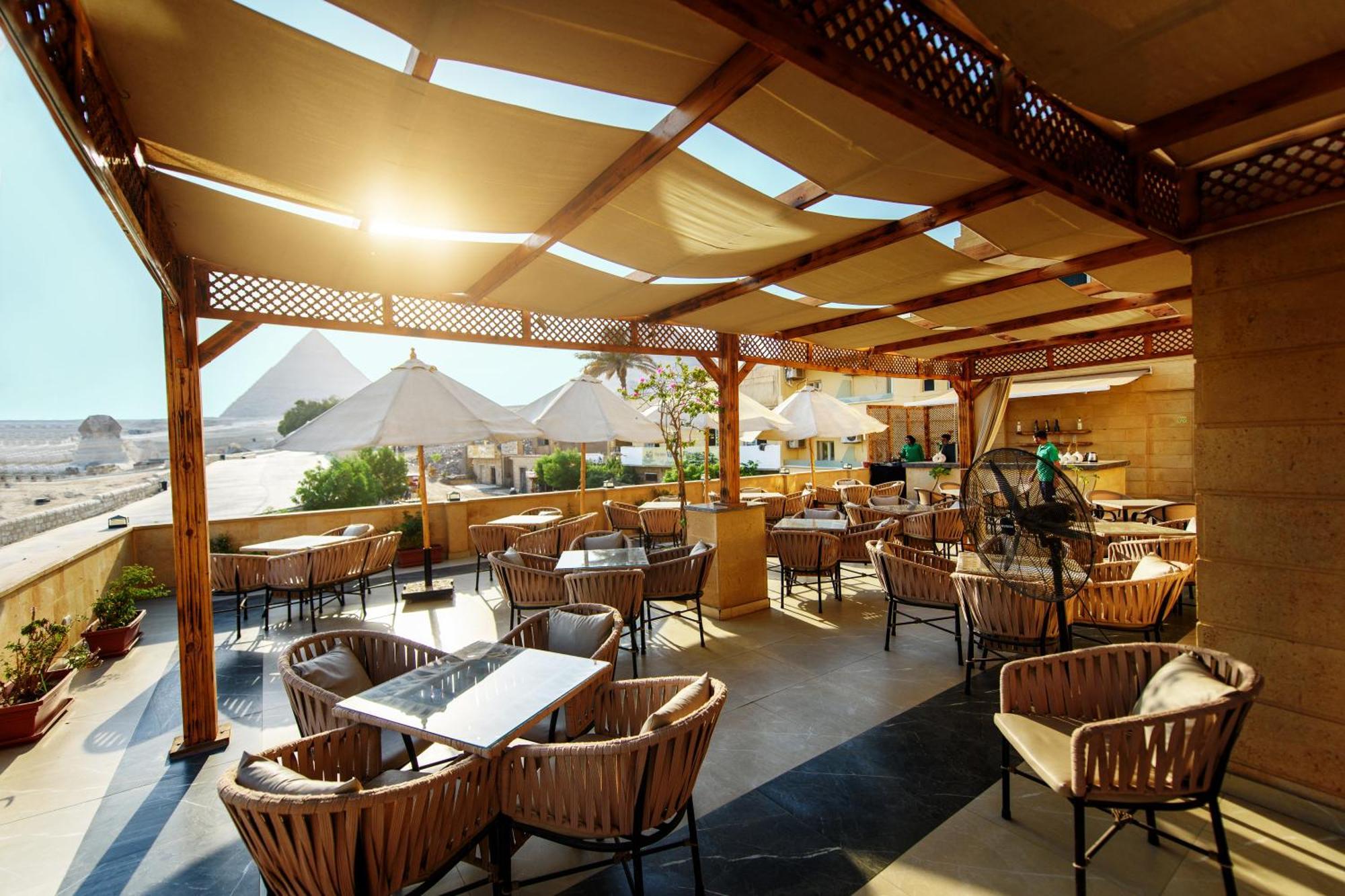 The Gate Hotel Front Pyramids & Sphinx View Kafrat al Jabal Bagian luar foto