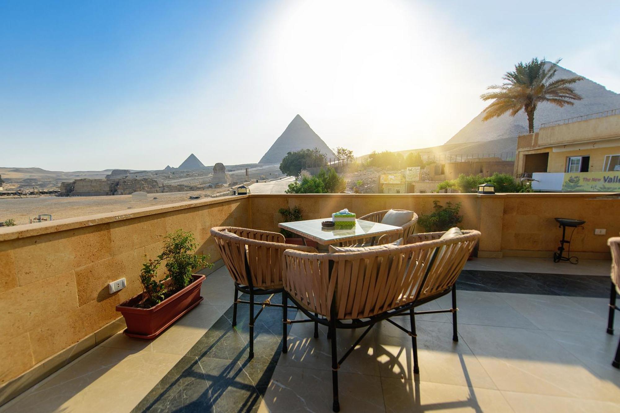 The Gate Hotel Front Pyramids & Sphinx View Kafrat al Jabal Bagian luar foto