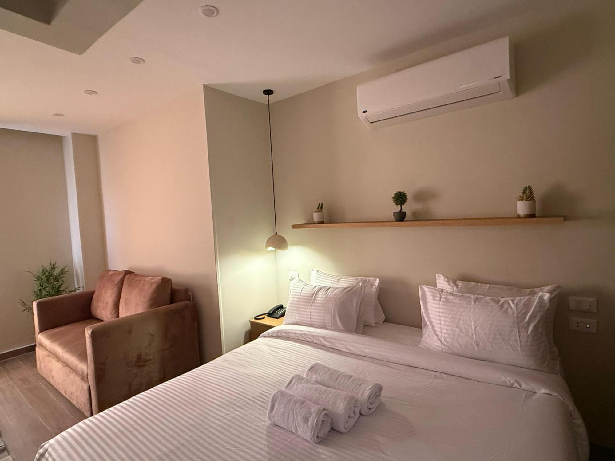 The Gate Hotel Front Pyramids & Sphinx View Kafrat al Jabal Bagian luar foto