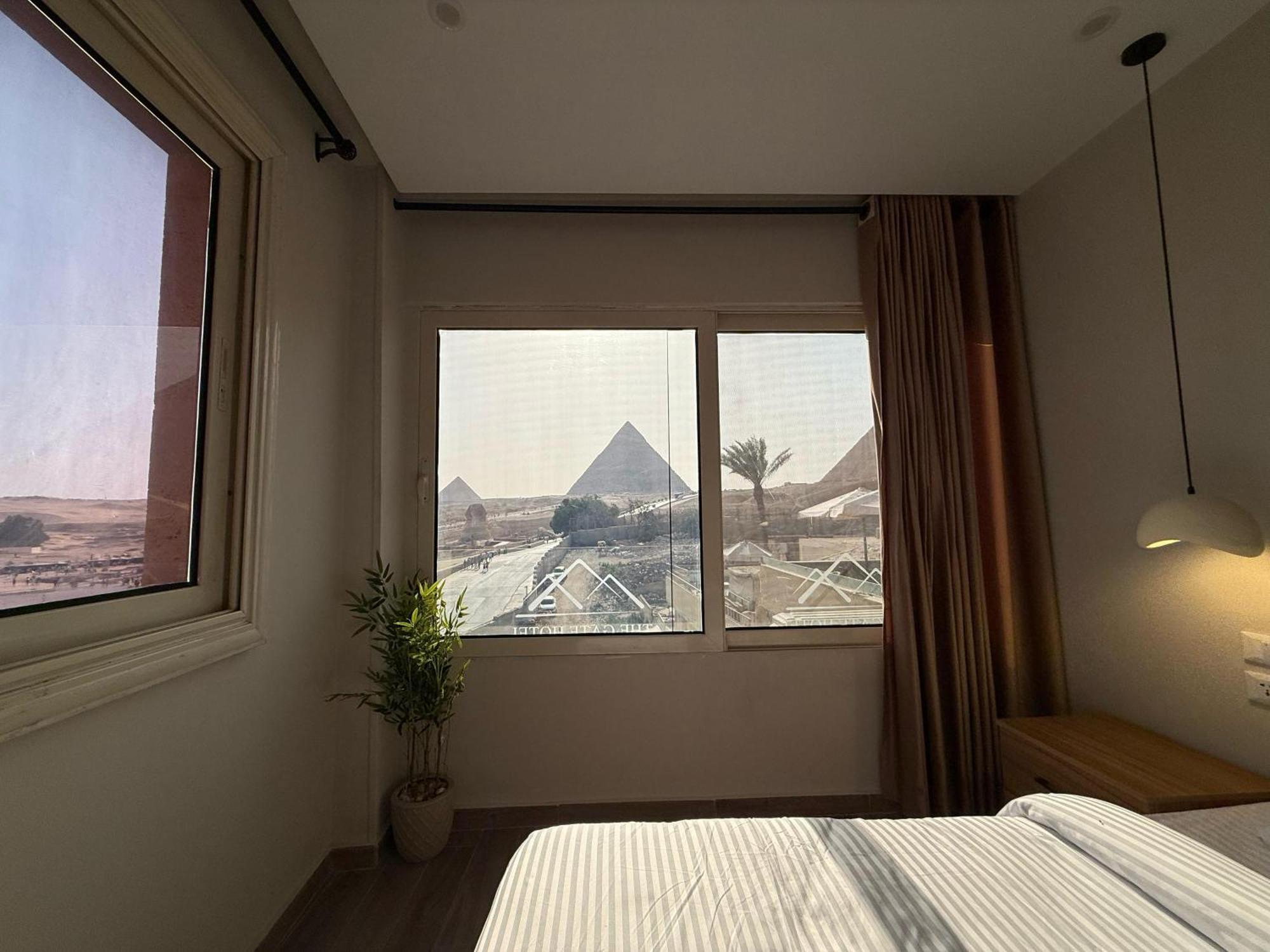 The Gate Hotel Front Pyramids & Sphinx View Kafrat al Jabal Bagian luar foto
